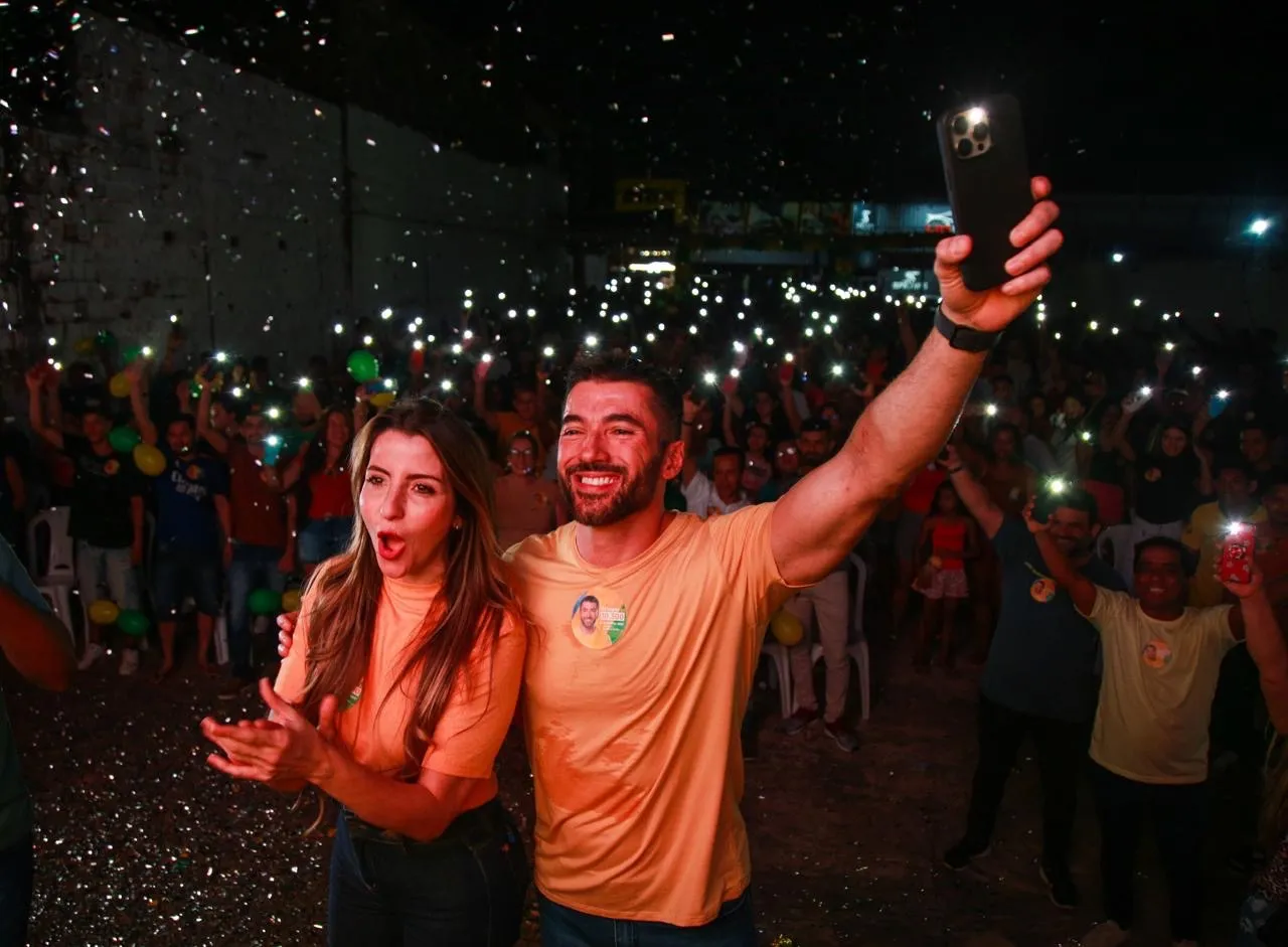 Mais de mil pessoas movimentaram a abertura do Comitê de Campanha do candidato Zé Lopes