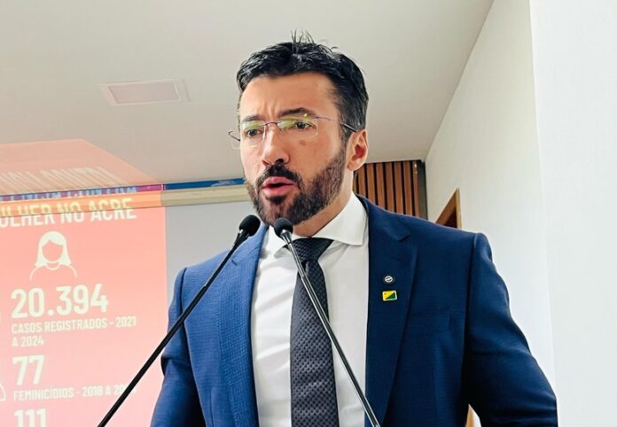 Vereador Zé Lopes denuncia falta de água nos bairros e de mediadores em escolas de Rio Branco