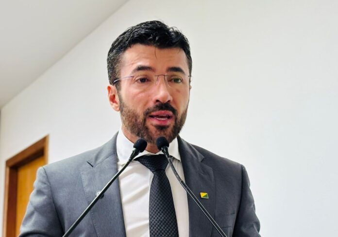 Publicada Lei que cria Grupos Reflexivos para Agressores, apresentada pelo vereador Zé Lopes, que reforça sua liderança nas pautas femininas