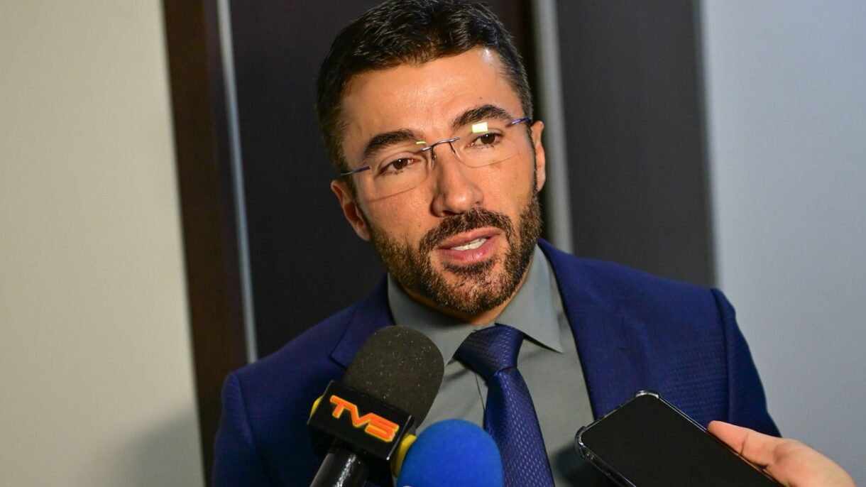 Edital foi preparado para a Ricco”, diz Zé Lopes sobre transporte público