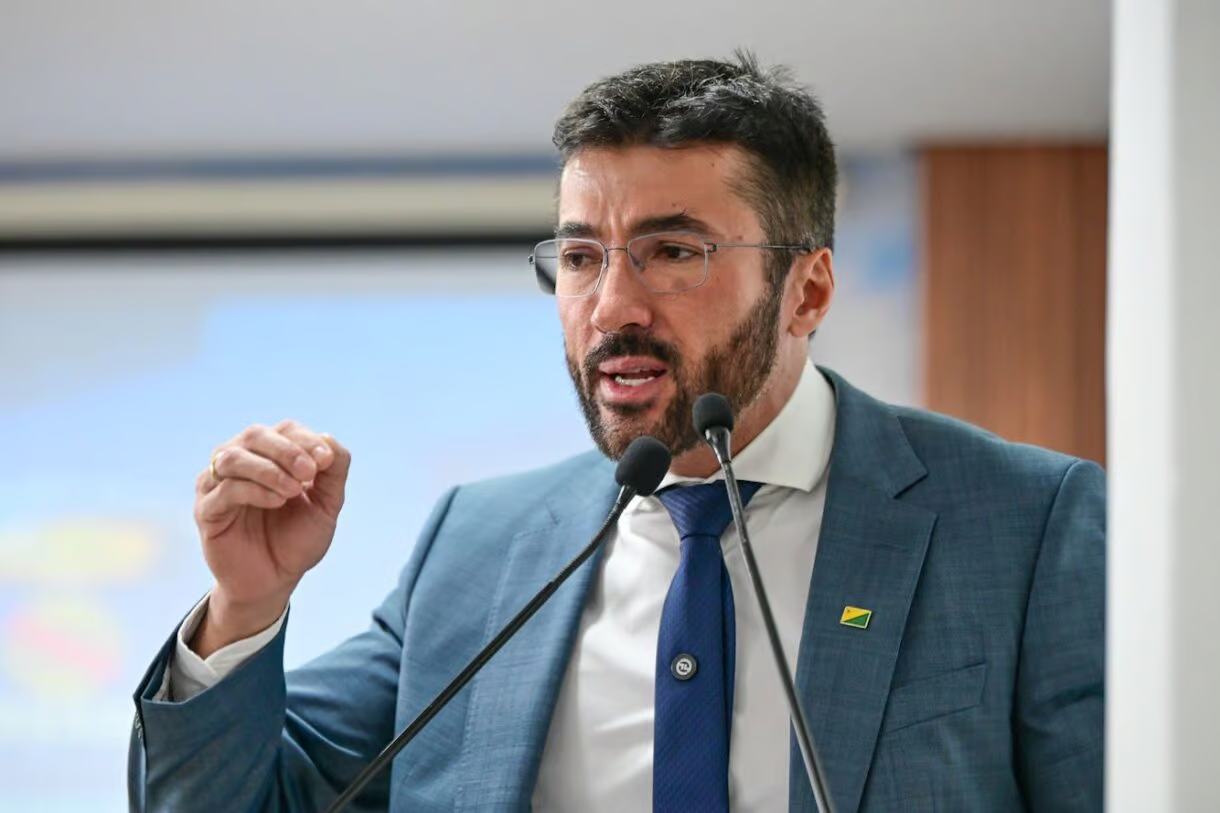 Zé Lopes acusa prefeitura de negar documentos entre gestão e Ricco