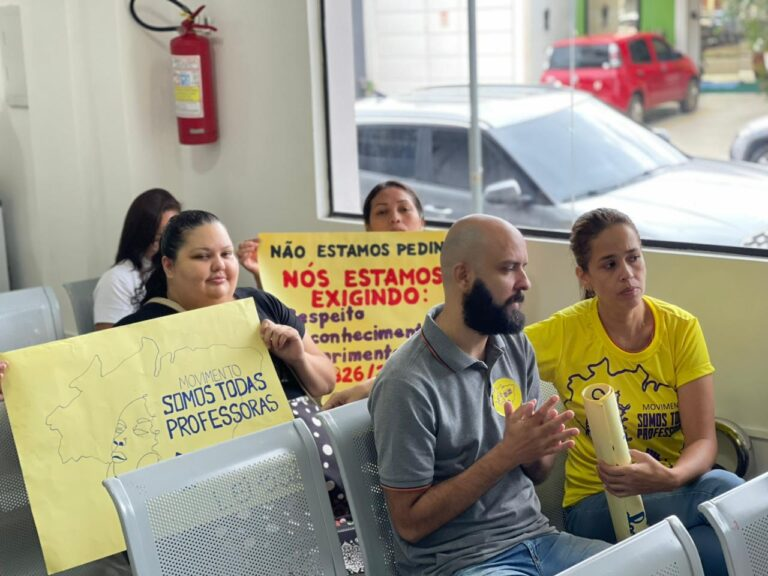 Assistentes de creche pressionam vereadores por equiparação salarial