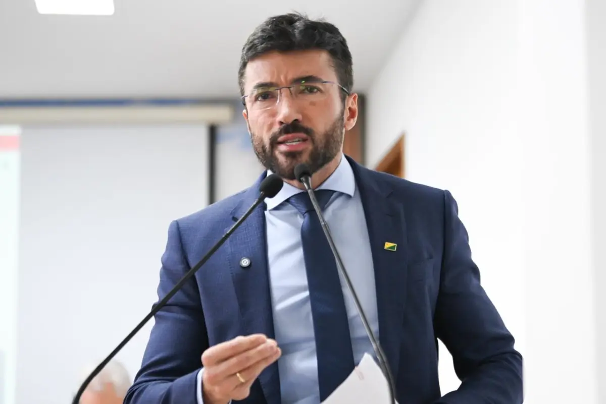 Zé Lopes critica Bocalom: “milhões na ‘vaca mecânica’ e deixa faltar o básico”