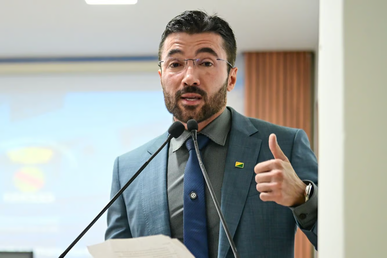 Zé Lopes cobra melhorias na saúde após denúncia de paciente em hospital