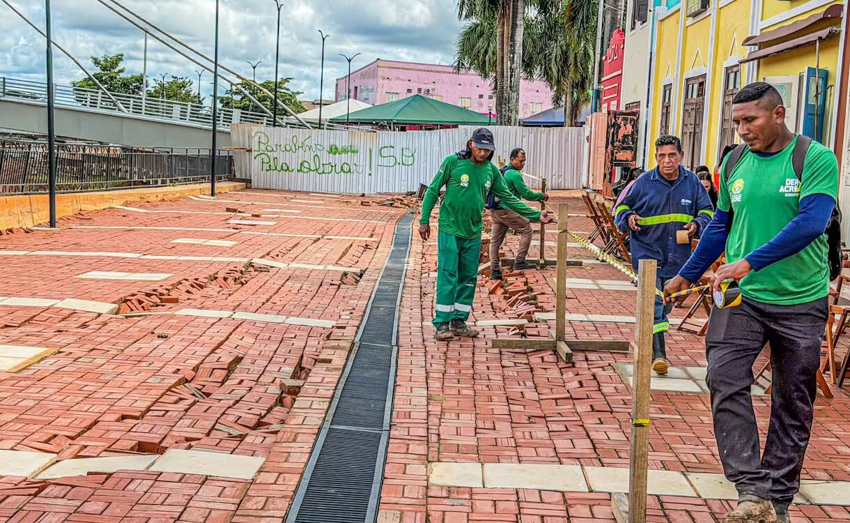 Após revitalização, governo interdita trecho do Novo Mercado Velho por avanço de erosão em área recém-reformada