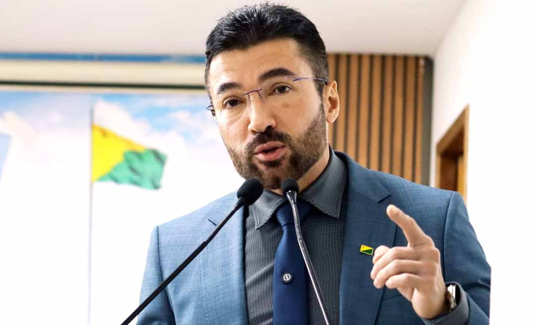 Vereador Zé Lopes cobra investigação e diz que transporte público de Rio Branco vive “crise prolongada”