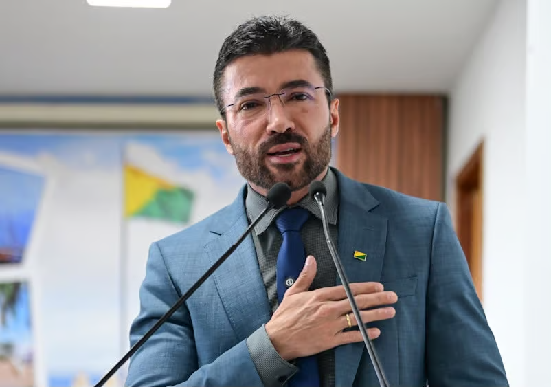 Zé Lopes critica gestão Bocalom e elogia medidas adotadas por Alysson Bestene para o transporte público