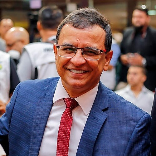 Luiz Gonzaga retira nome da disputa por novo mandato na Aleac, veja