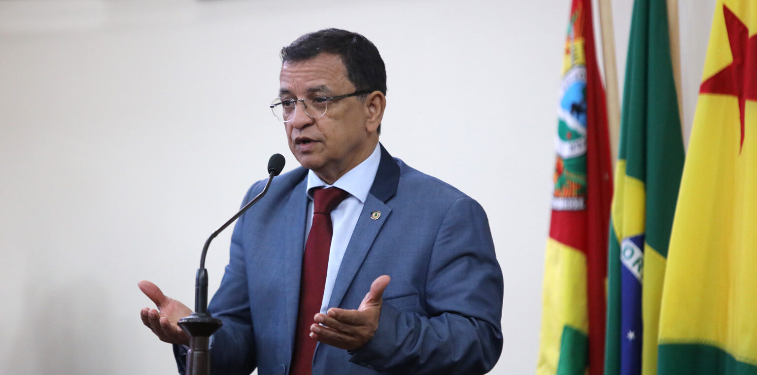 Gonzaga segue indeciso sobre disputar reeleição e pode deixar base de Mailza